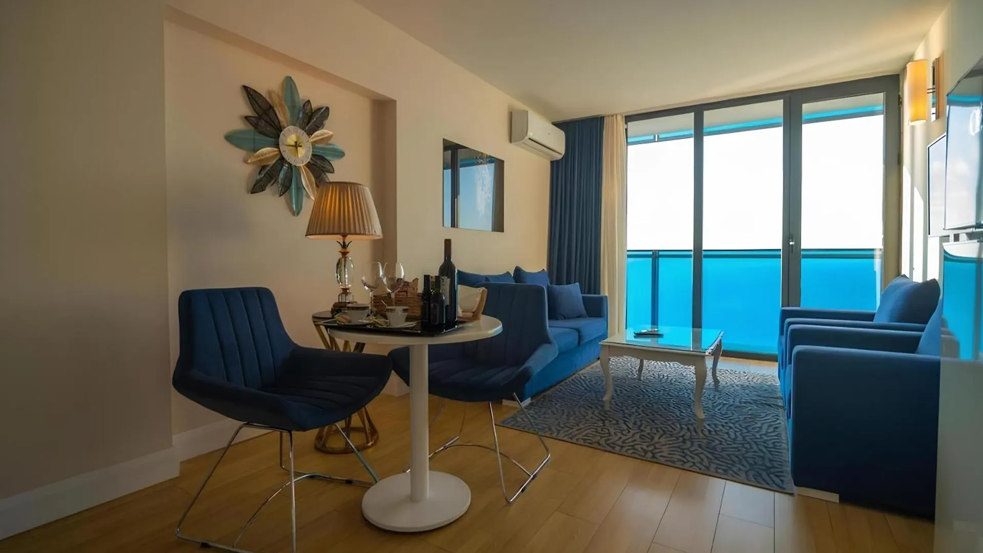 アパート Seaside Aparthotel In Orbi City バトゥーミ