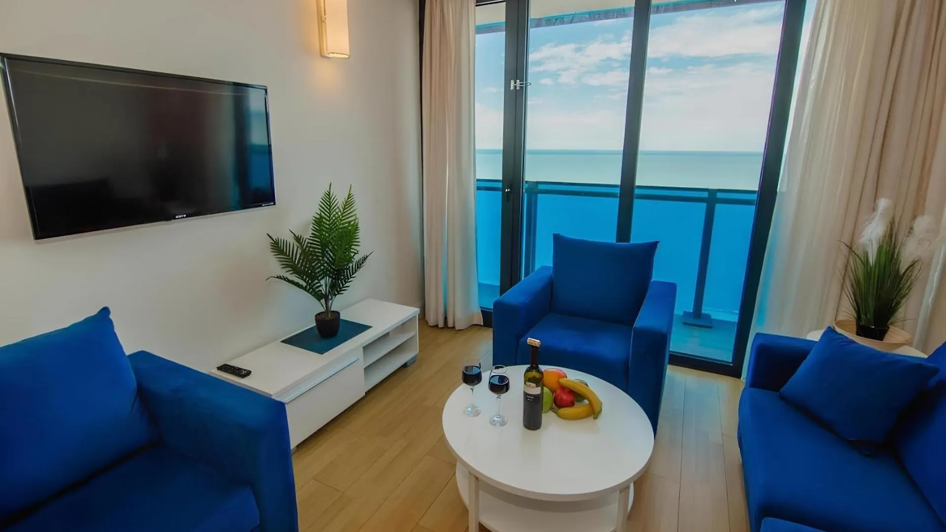 Seaside Aparthotel In Orbi City バトゥーミ