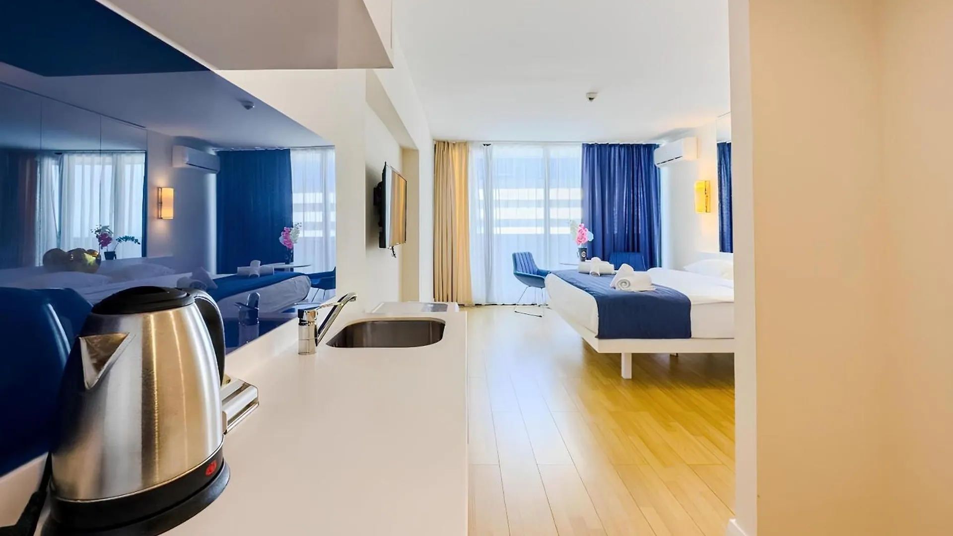 Seaside Aparthotel In Orbi City バトゥーミ 0*,
